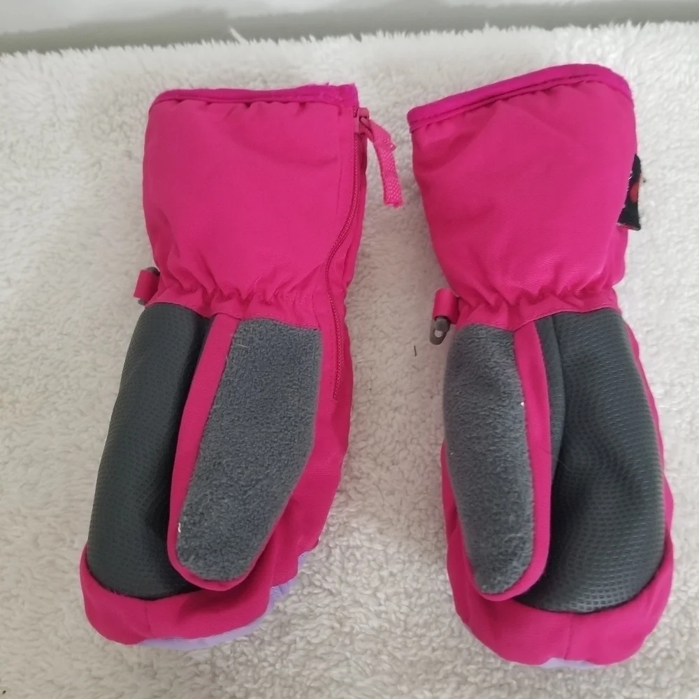 Girls Head Outlast winter mittens/gloves
